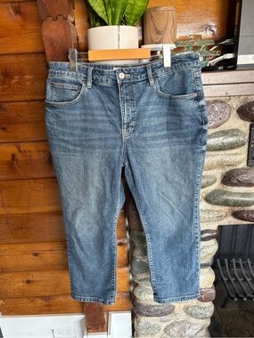 Bootlegger Slim Capri Jeans Medium Wash Stretch Denim Cropped Size 32